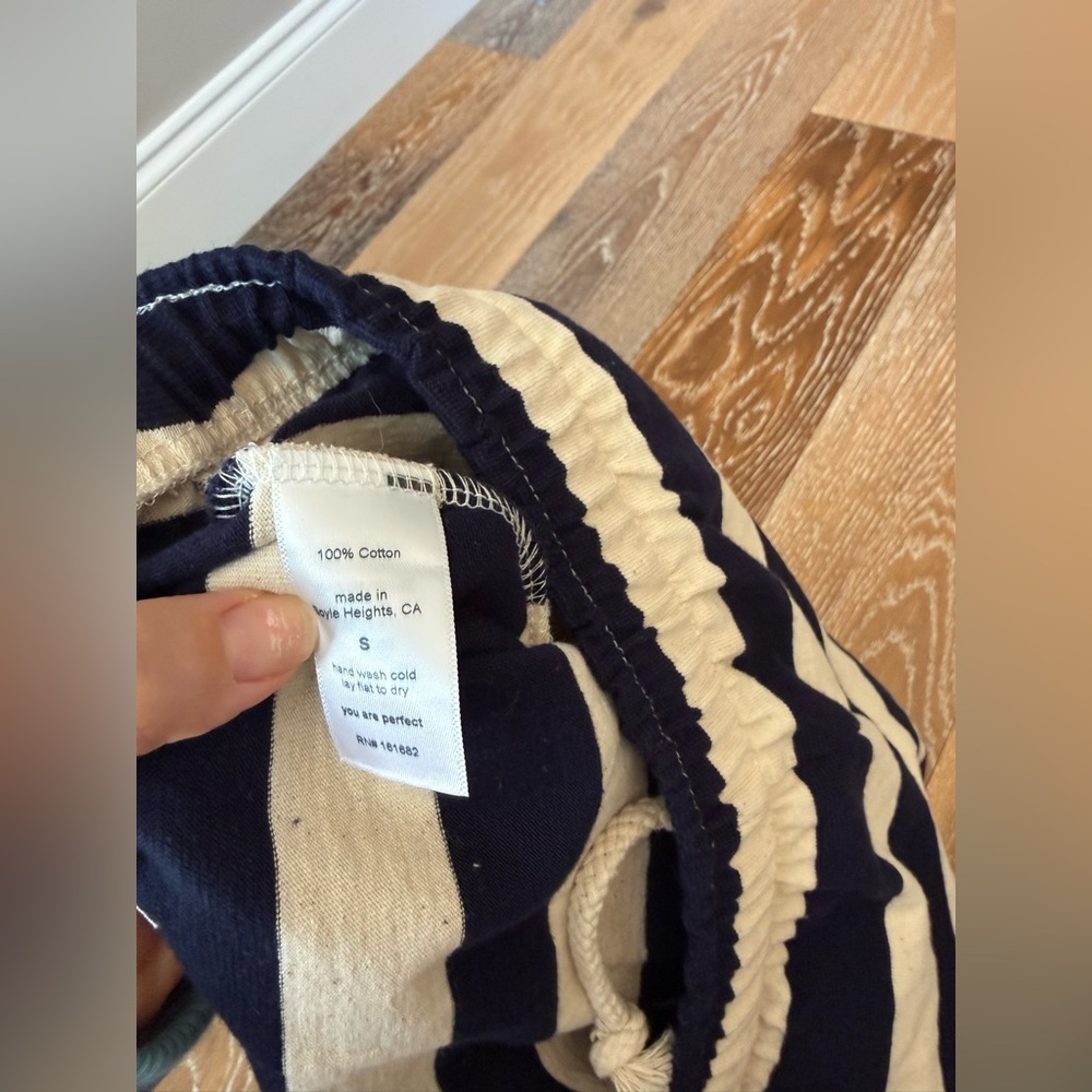 Perfectwhitetee Liz Tennessee Short in Natural & Navy Stripe NWT - Picture 10 of 12